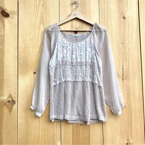 Tempo Paris Beautiful Beige Lace Top Sz Medium